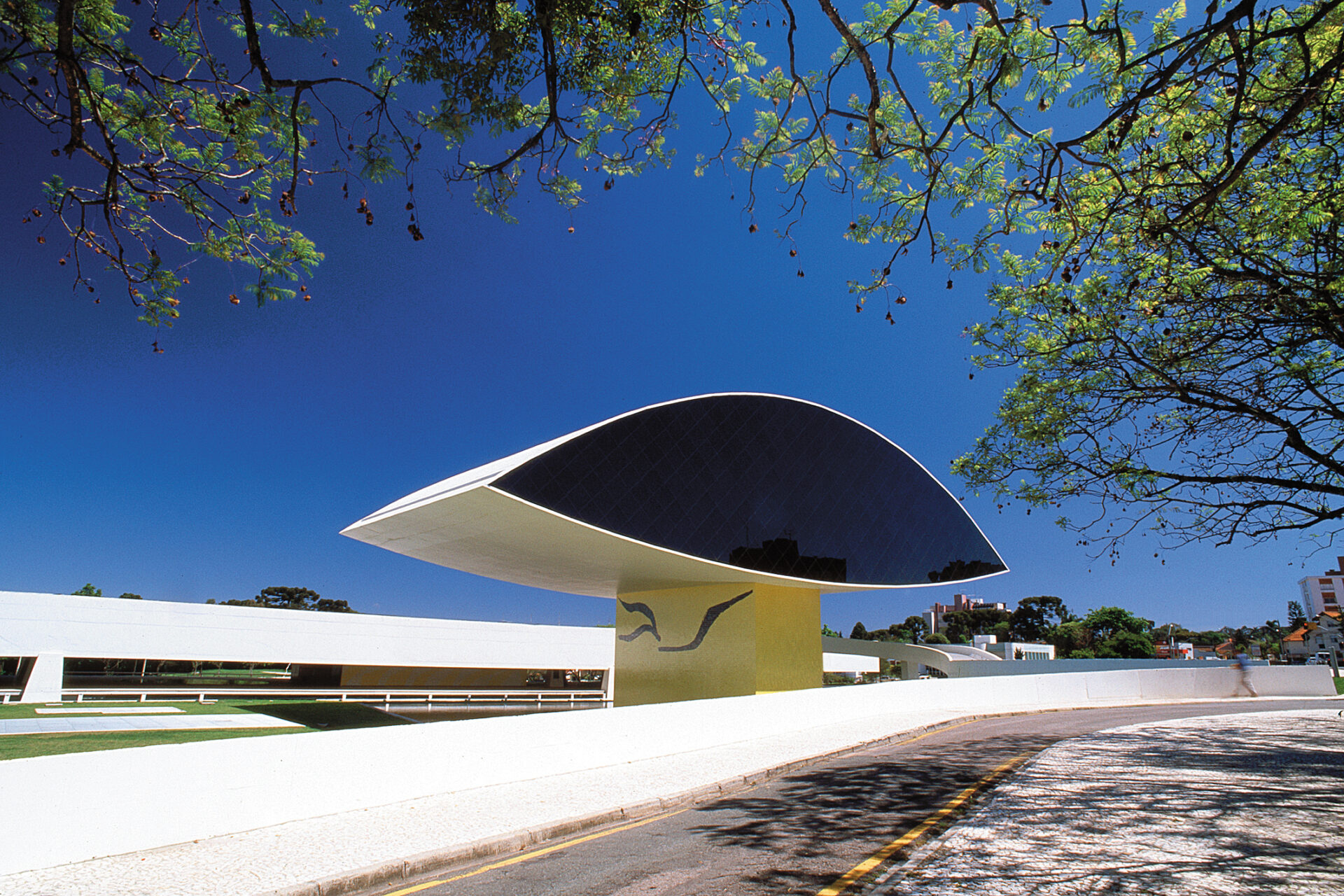 Museu Oscar Niemeyer (MON)